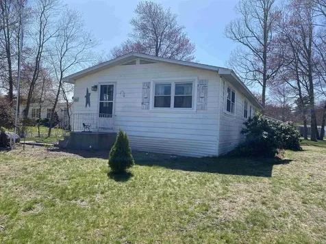 92 Scott Avenue Seabrook NH 03874