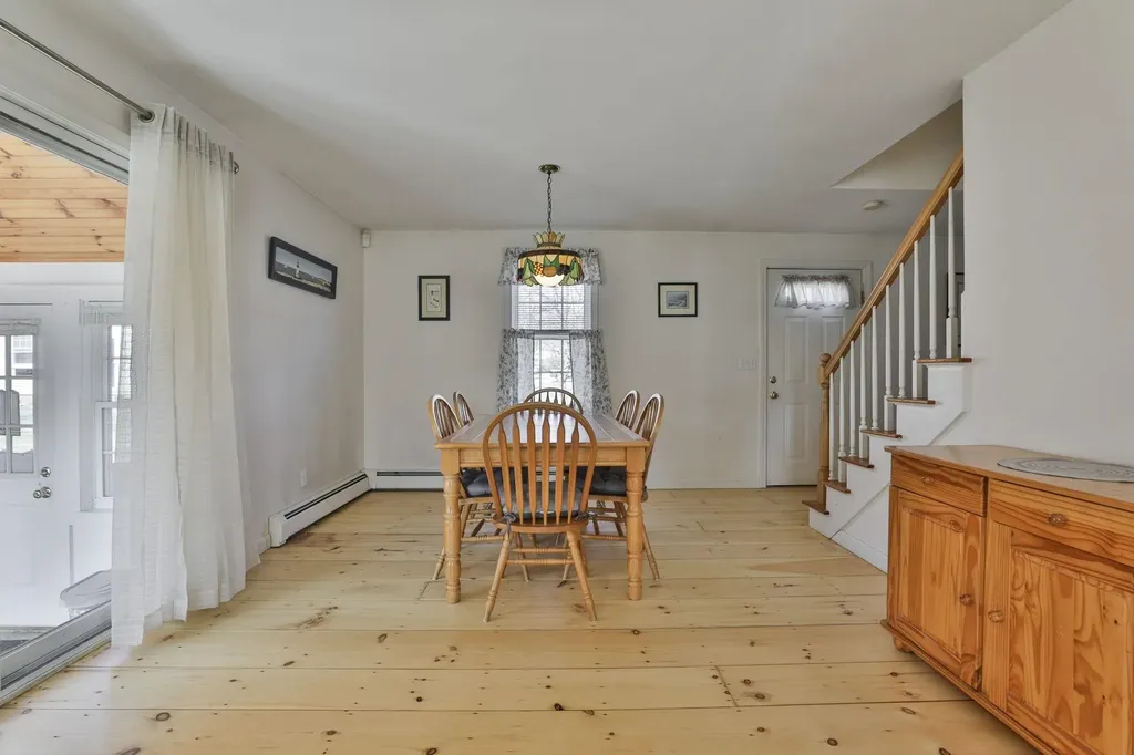 283 High Street Hampton NH 03842