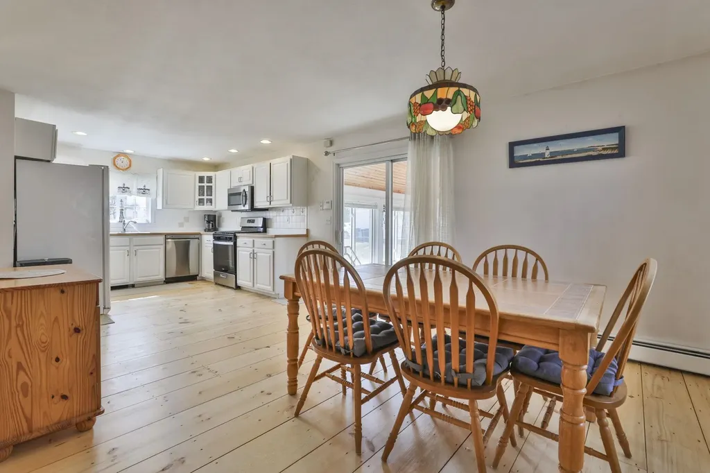 283 High Street Hampton NH 03842