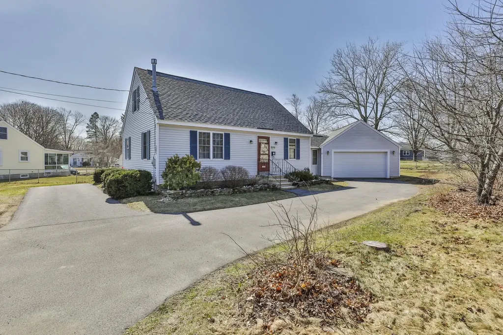 283 High Street Hampton NH 03842