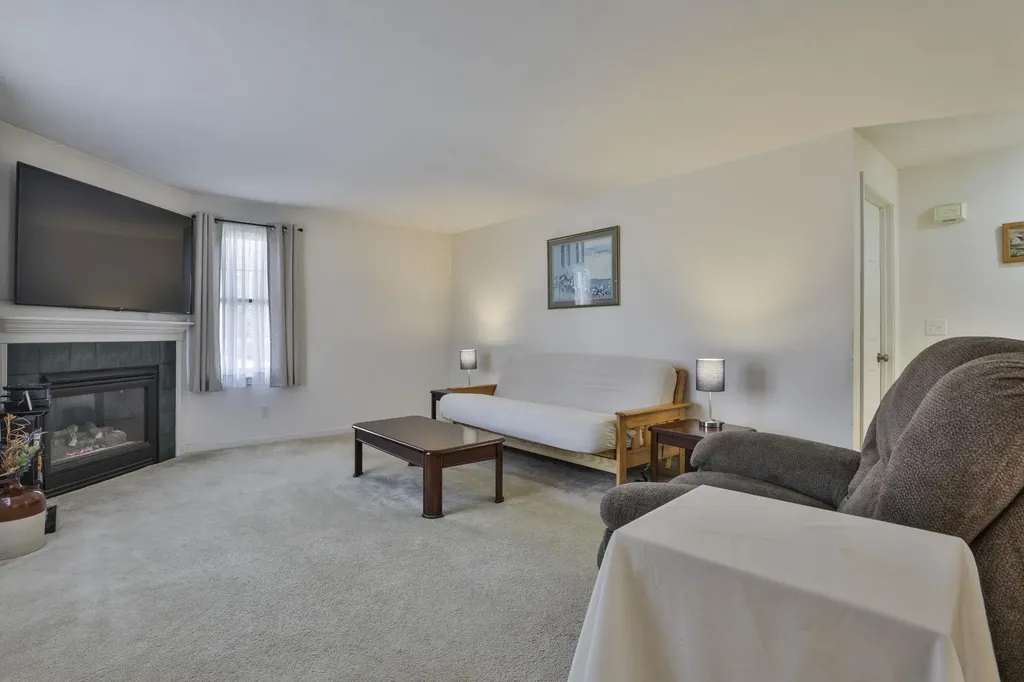 283 High Street Hampton NH 03842