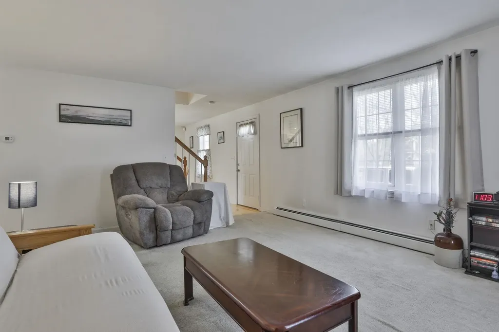 283 High Street Hampton NH 03842