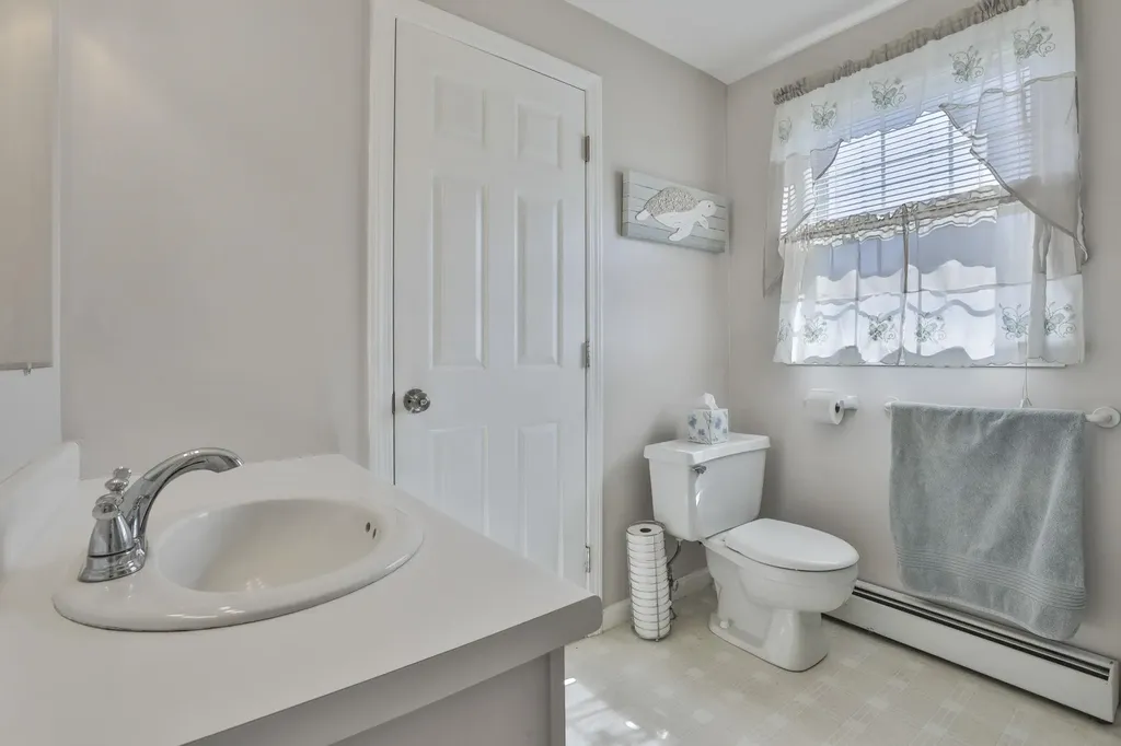 283 High Street Hampton NH 03842