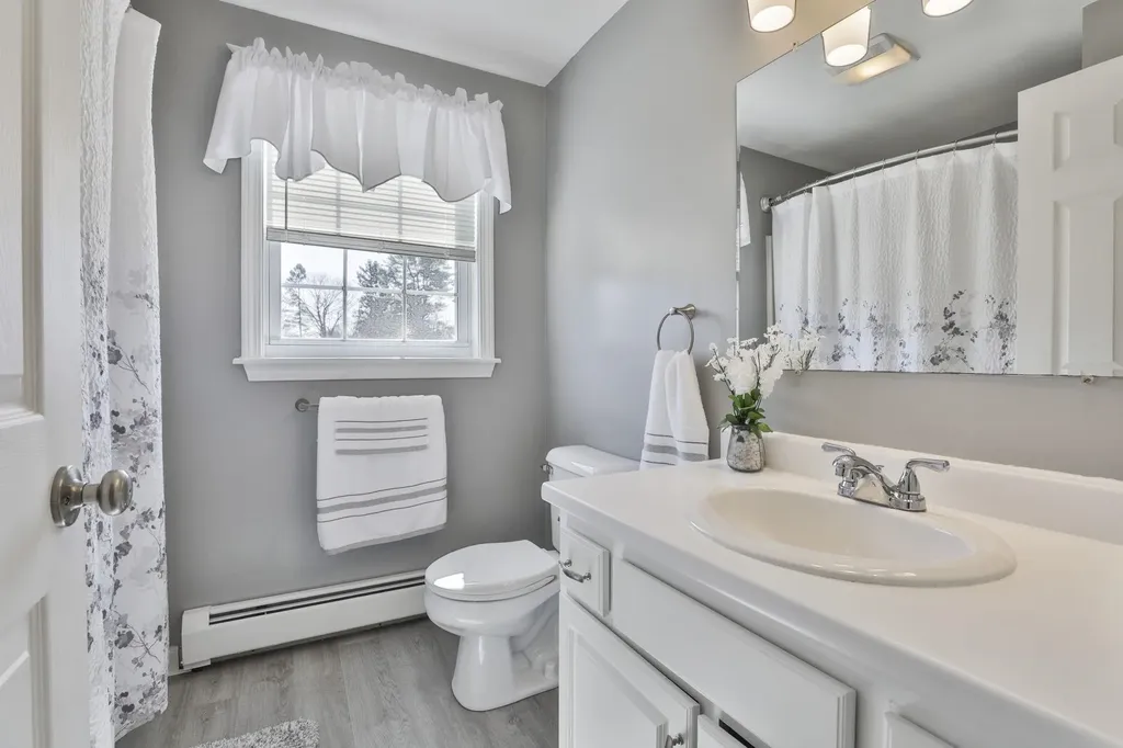 283 High Street Hampton NH 03842