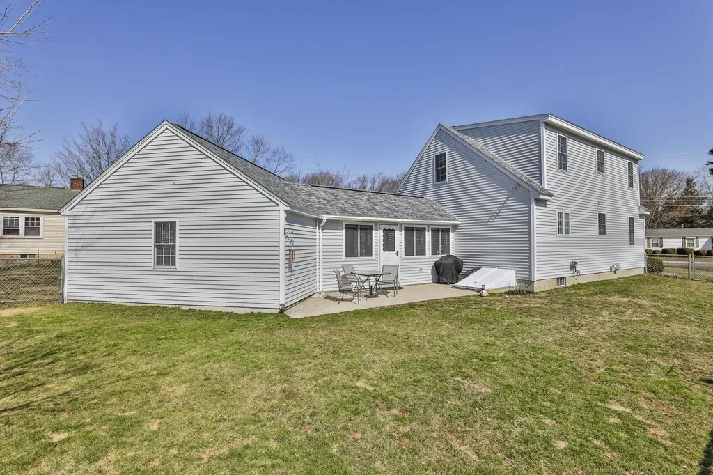 283 High Street Hampton NH 03842