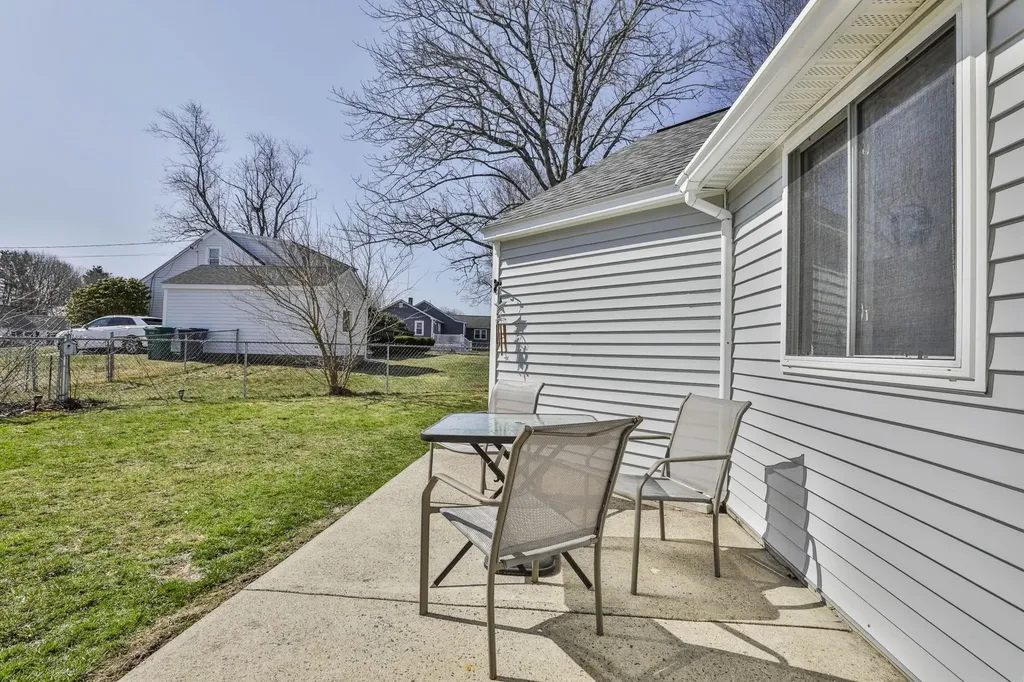 283 High Street Hampton NH 03842