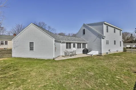 283 High Street Hampton NH 03842