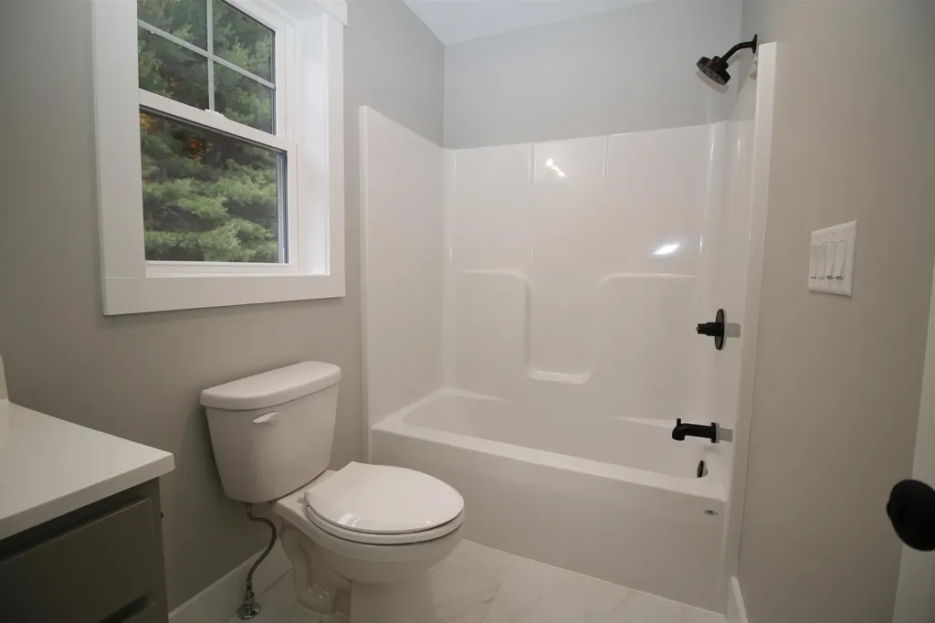 425 Grady Lane Pembroke NH 03275