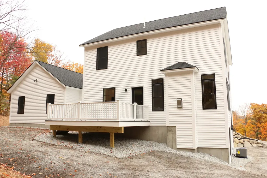 425 Grady Lane Pembroke NH 03275