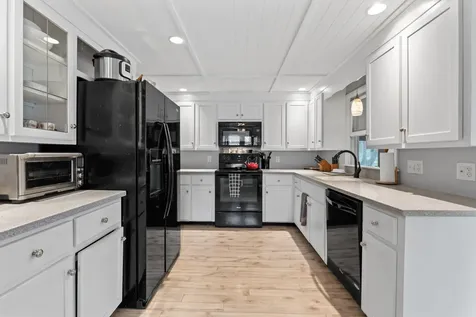 19 Harding Road Portsmouth NH 03801