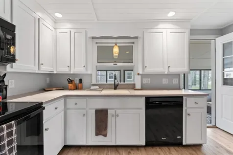 19 Harding Road Portsmouth NH 03801