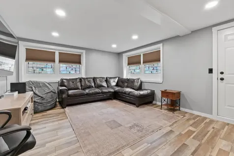 19 Harding Road Portsmouth NH 03801