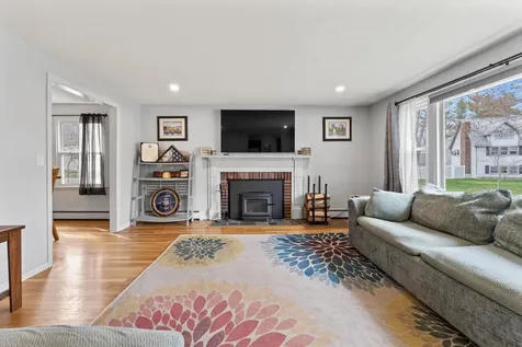 19 Harding Road Portsmouth NH 03801