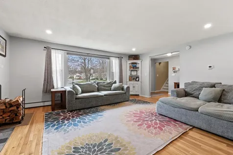 19 Harding Road Portsmouth NH 03801