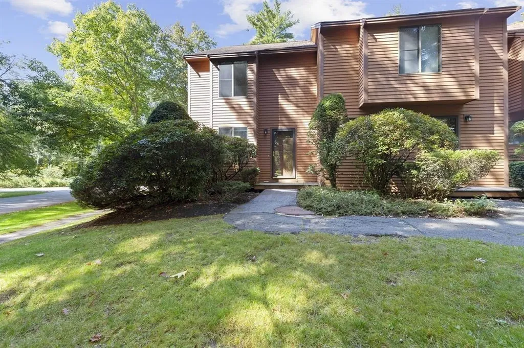 1 Dunvegan Woods Drive Hampton NH 03842