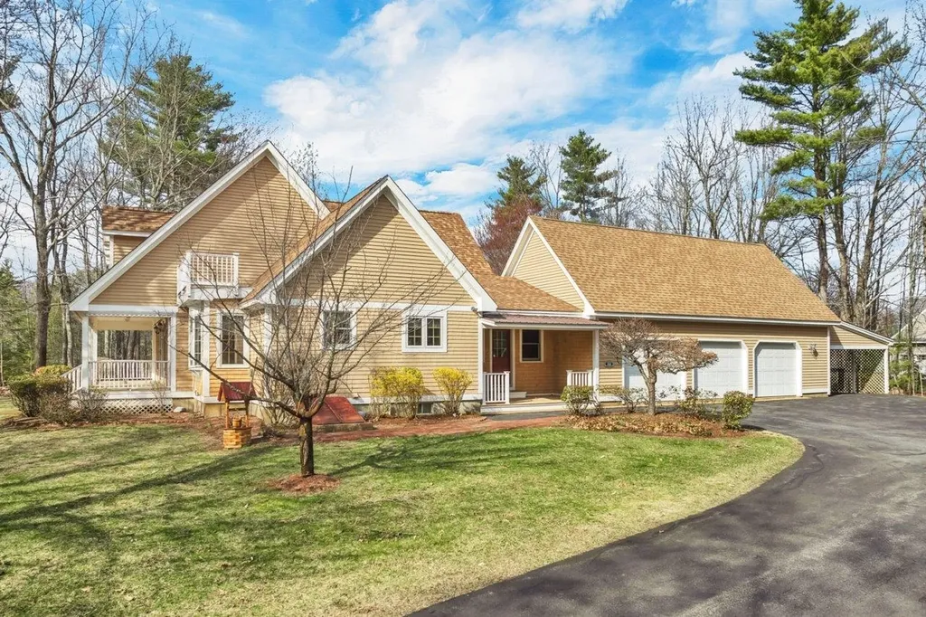 11 Harvest Run Gilford NH 03249