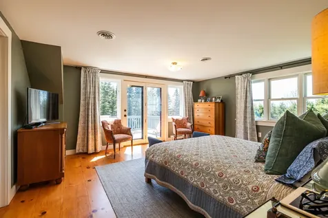 18 Brockway Road Hopkinton NH 03229