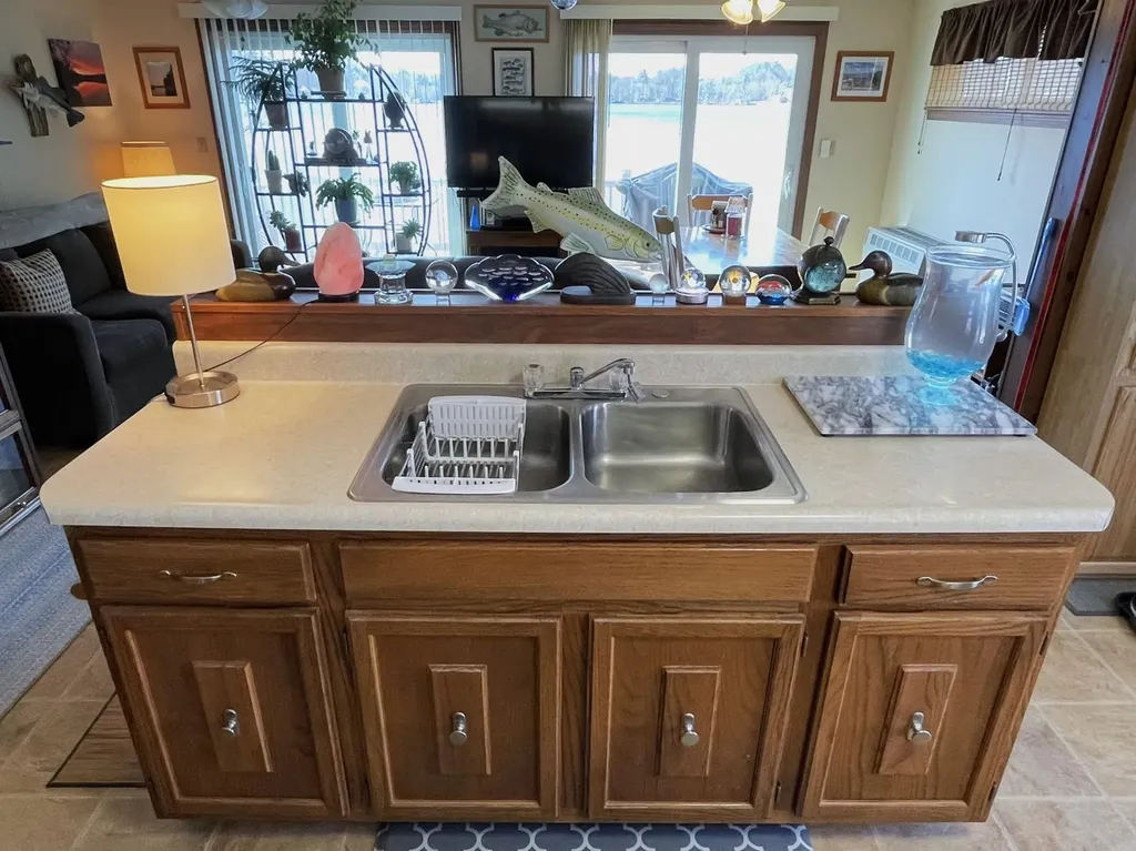 23 N Shore Road Derry NH 03038