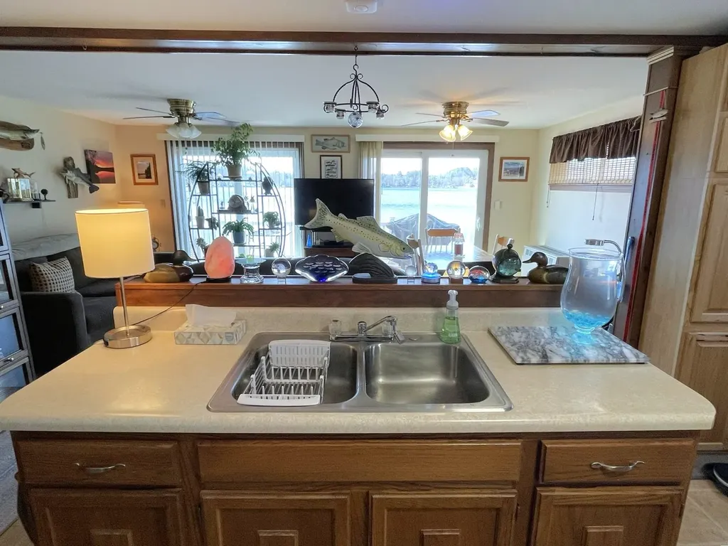 23 N Shore Road Derry NH 03038