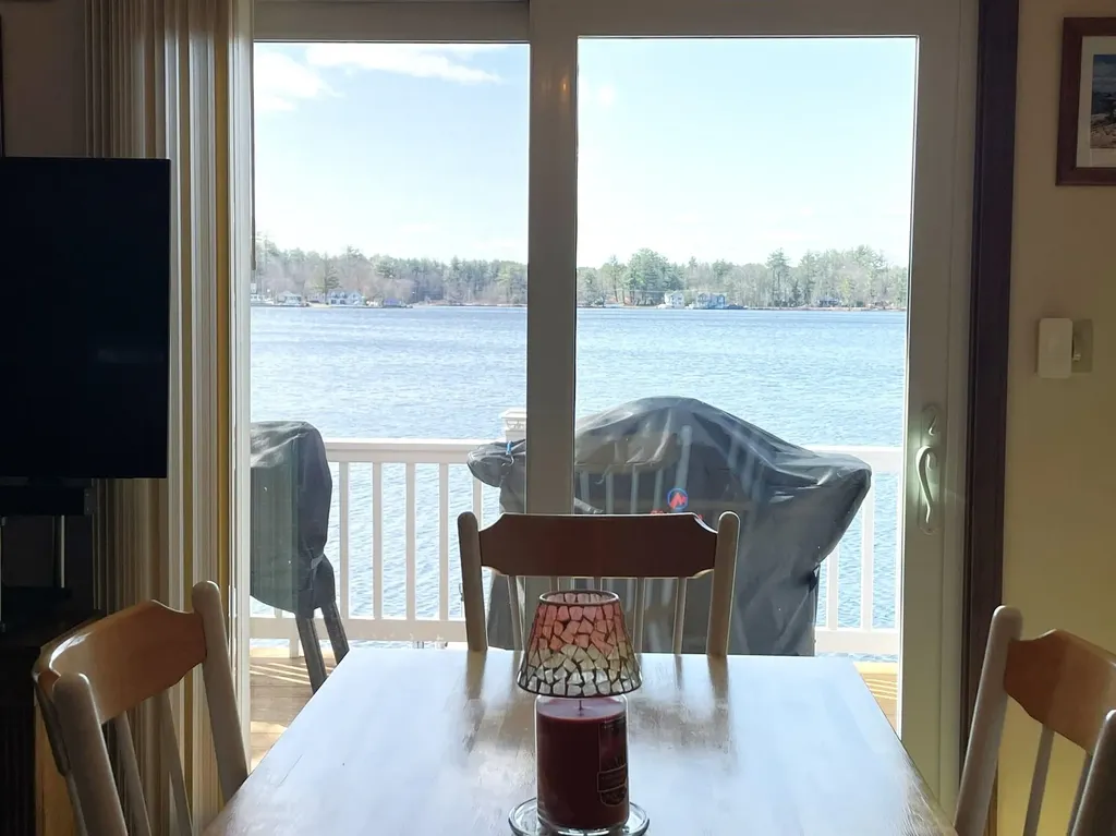 23 N Shore Road Derry NH 03038