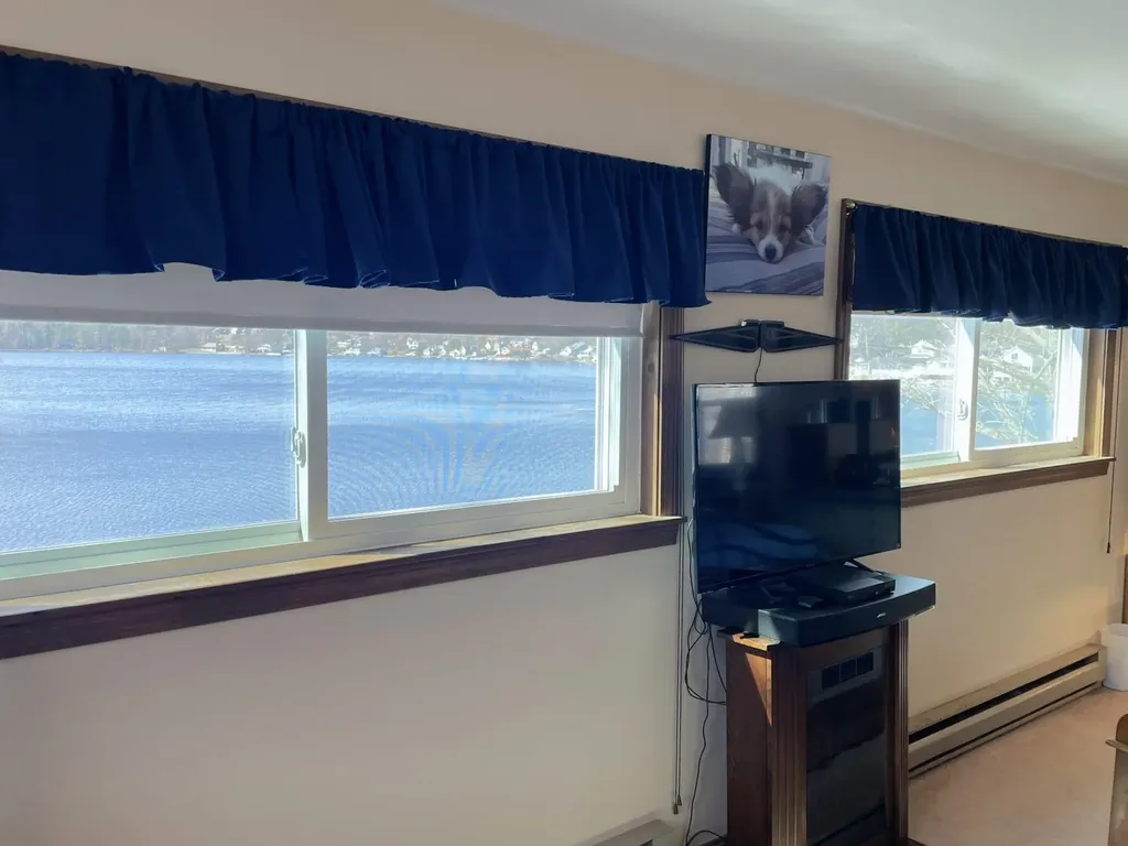 23 N Shore Road Derry NH 03038