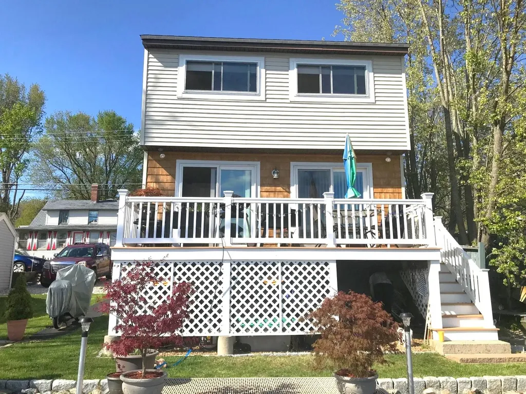 23 N Shore Road Derry NH 03038