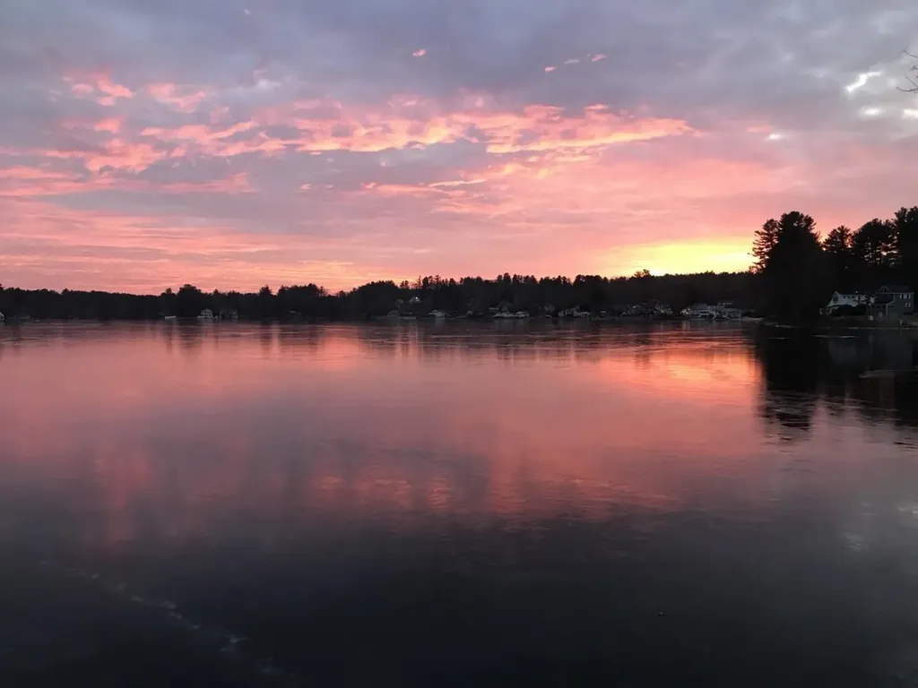 23 N Shore Road Derry NH 03038