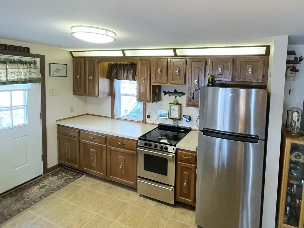 23 N Shore Road Derry NH 03038