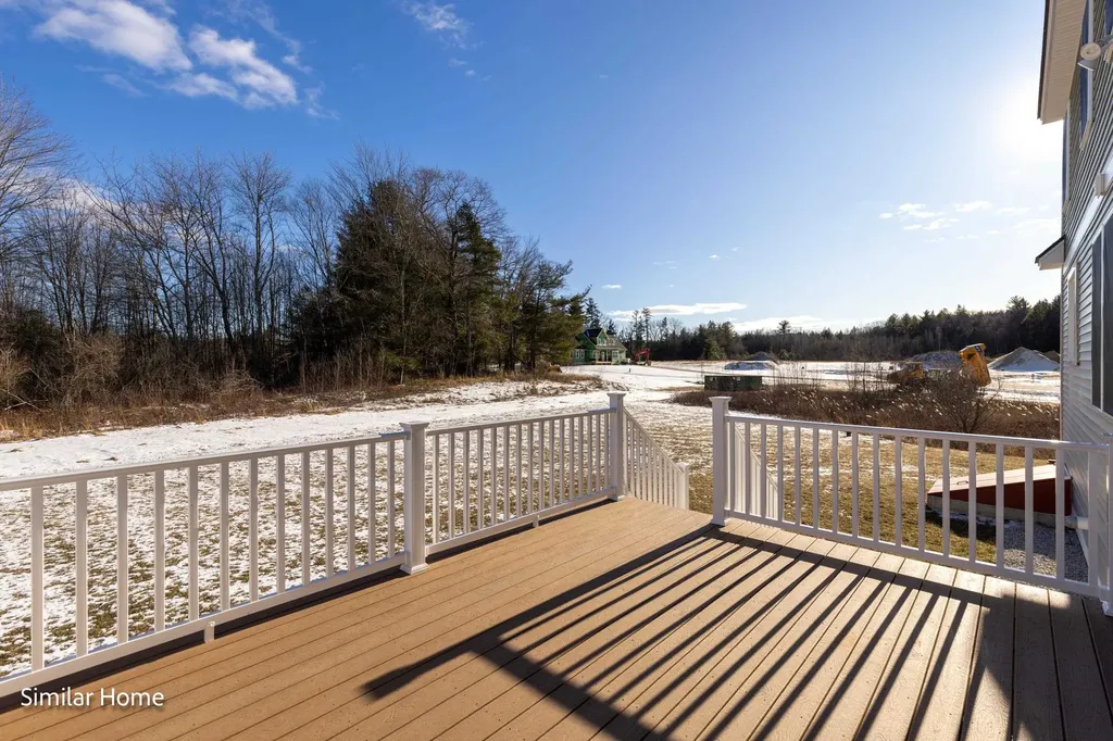 8 Stone Creek Drive Brentwood NH 03833