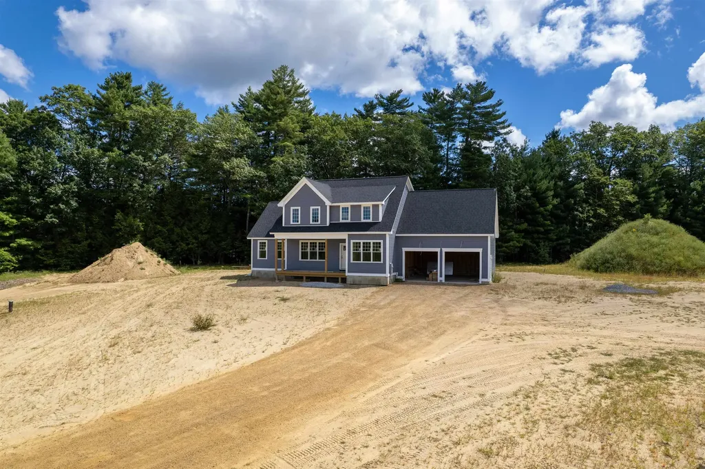 8 Stone Creek Drive Brentwood NH 03833
