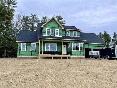8 Stone Creek Drive Brentwood NH 03833