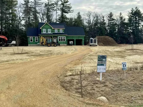 8 Stone Creek Drive Brentwood NH 03833