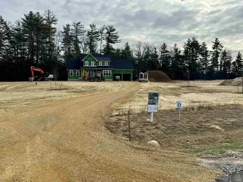 8 Stone Creek Drive Brentwood NH 03833