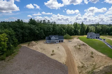 8 Stone Creek Drive Brentwood NH 03833