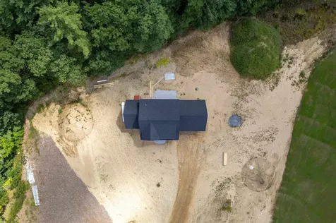 8 Stone Creek Drive Brentwood NH 03833