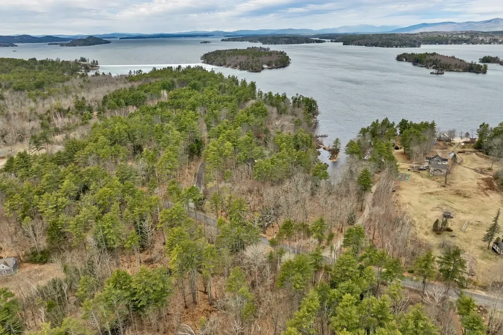 0 Pipers Point Lane Alton NH 03809