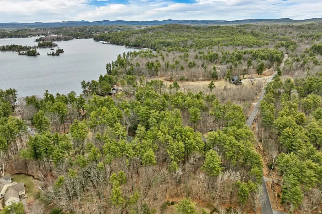 0 Pipers Point Lane Alton NH 03809