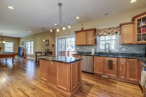 15 Frances Drive Deerfield NH 03037