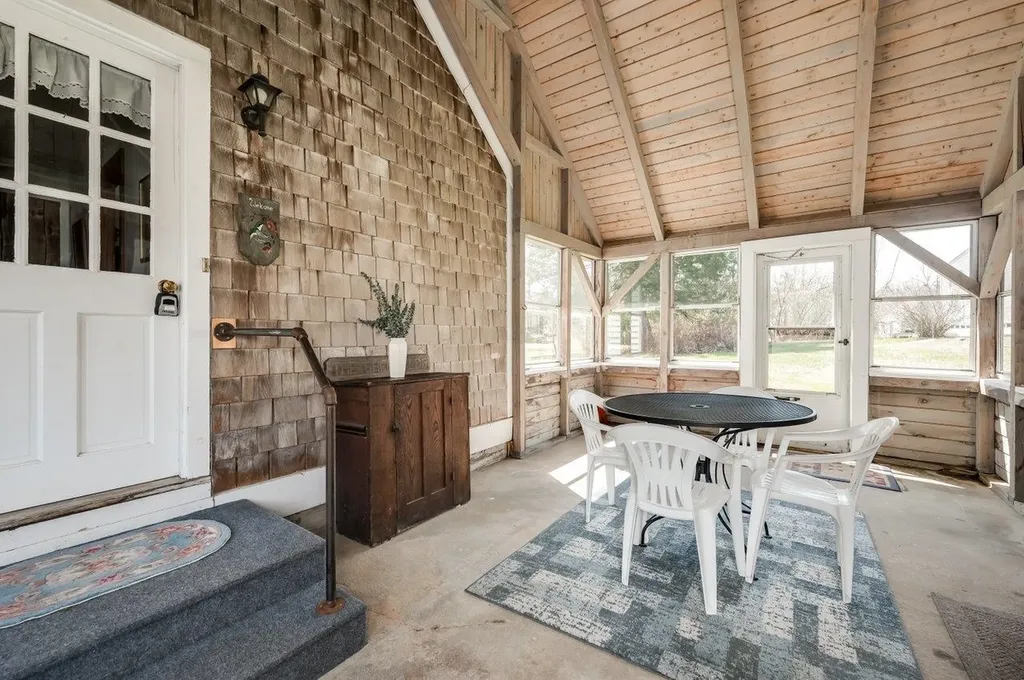 18 Littlehale Road Durham NH 03824