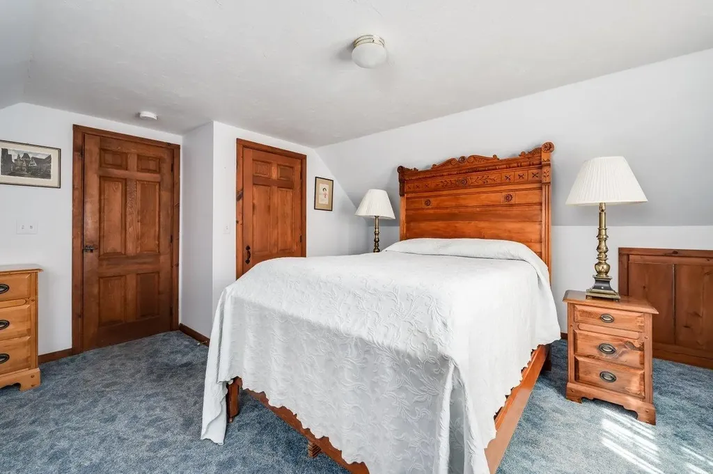 18 Littlehale Road Durham NH 03824