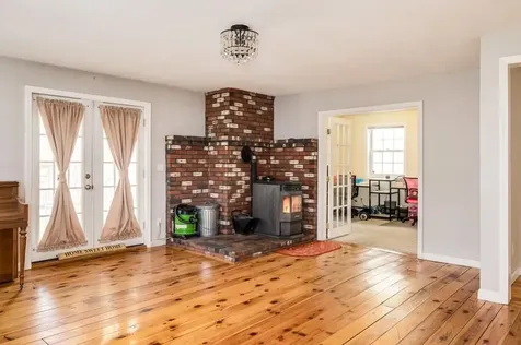 31 Depot Road Epping NH 03042