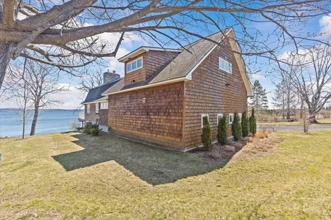 25 Pearl Bay Lane Grand Isle VT 05458