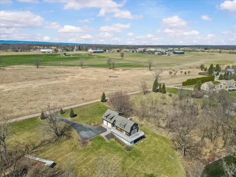 25 Pearl Bay Lane Grand Isle VT 05458
