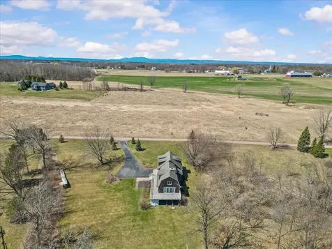25 Pearl Bay Lane Grand Isle VT 05458