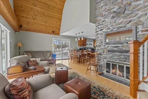 25 Pearl Bay Lane Grand Isle VT 05458