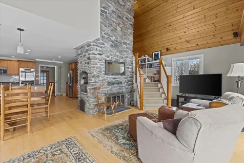 25 Pearl Bay Lane Grand Isle VT 05458