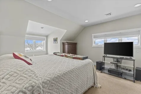 25 Pearl Bay Lane Grand Isle VT 05458