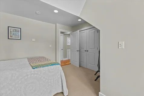 25 Pearl Bay Lane Grand Isle VT 05458