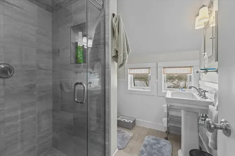 25 Pearl Bay Lane Grand Isle VT 05458