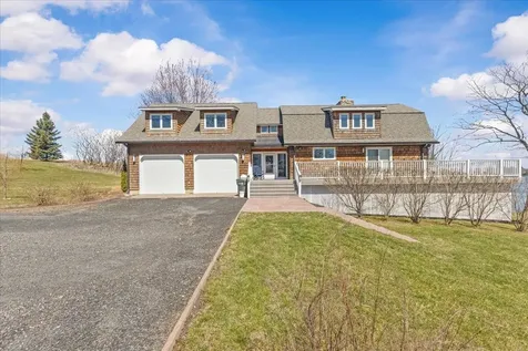 25 Pearl Bay Lane Grand Isle VT 05458